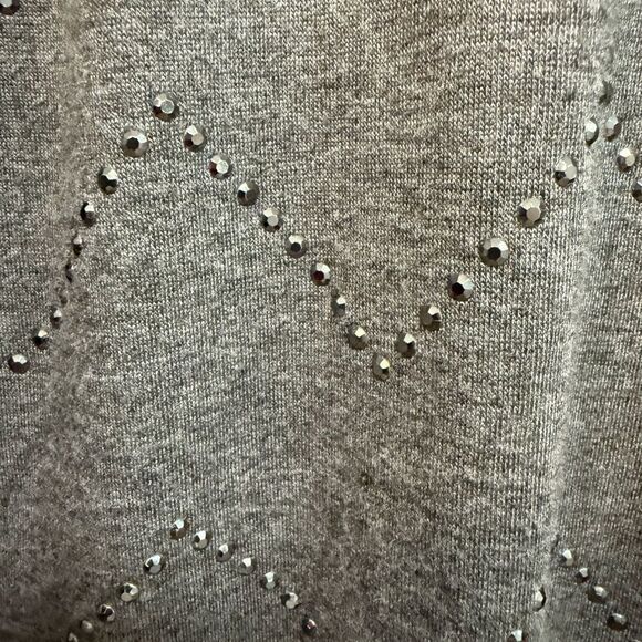 Beautiful studded Karen by Karen Kane soft gray blouse size L - Picture 2 of 7
